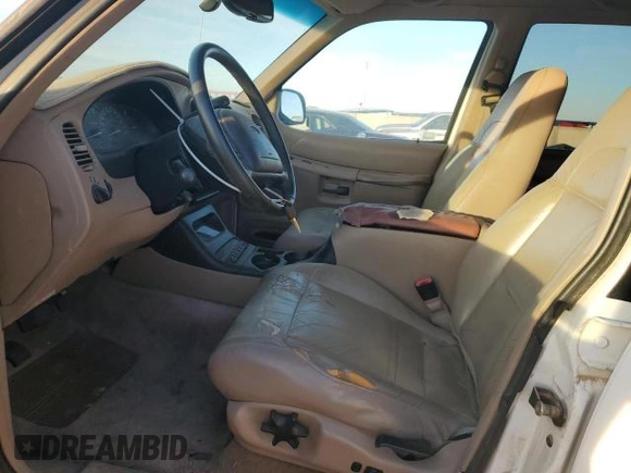 1999 Ford Explorer XLT z VIN 1FMZU34E8XZB93177, wystawiony jako Copart lot #61252815 z przebiegiem 133 452 mil mil oraz Czysty tytuł • Clean title. Historia ofert i sprzedaży dostępna na DreamBid. Obrazek 7.