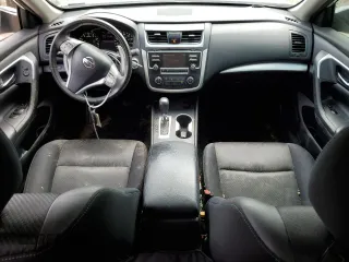 2017 Nissan Altima SV z VIN 1N4AL3AP3HC238952, wystawiony jako Copart lot #70025624 z przebiegiem 168 255 mil mil oraz Szkoda całkowita • Salvage title. Historia ofert i sprzedaży dostępna na DreamBid. Obrazek 8.