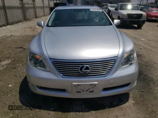 2008 Lexus LS 460 z VIN JTHBL46F985075053, wystawiony jako Copart lot #58467284 z przebiegiem 200 664 mil mil oraz Szkoda całkowita • Salvage title. Historia ofert i sprzedaży dostępna na DreamBid. Obrazek 5.