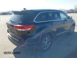 2017 Toyota Highlander XLE с VIN 5TDJZRFH7HS462950, выставлен на аукционе IAAI как лот 41980546 с пробегом 101 828 миль миль и . История ставок и продаж доступна на DreamBid. Изображение 4.