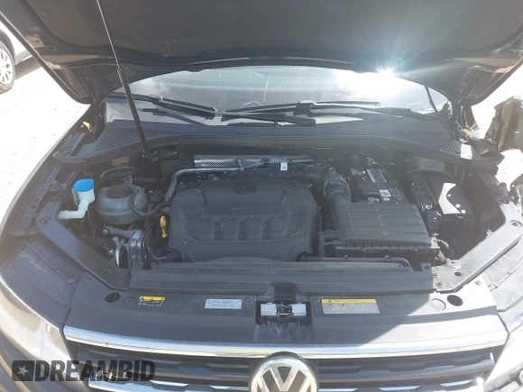 2021 Volkswagen Tiguan SE z VIN 3VV3B7AX5MM027369, wystawiony jako IAAI lot #42082821 z przebiegiem 74 024 mil mil oraz . Historia ofert i sprzedaży dostępna na DreamBid. Obrazek 10.