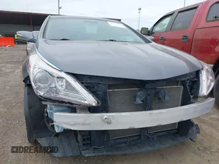 2013 Hyundai Azera z VIN KMHFH4JGXDA323375, wystawiony jako IAAI lot #42221412 z przebiegiem 111 244 mil mil oraz . Historia ofert i sprzedaży dostępna na DreamBid. Obrazek 6.
