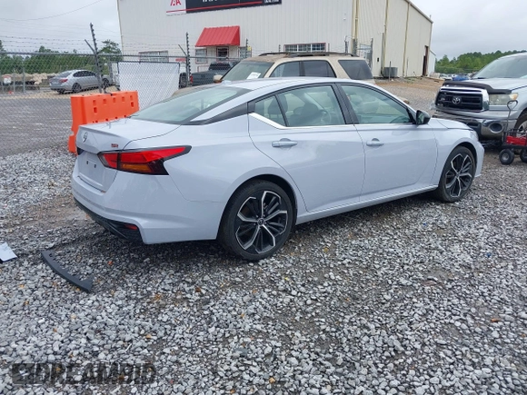 2024 Nissan Altima SR z VIN 1N4BL4CV1RN395164, wystawiony jako IAAI lot #42374057 z przebiegiem 23 743 mil mil oraz . Historia ofert i sprzedaży dostępna na DreamBid. Obrazek 4.