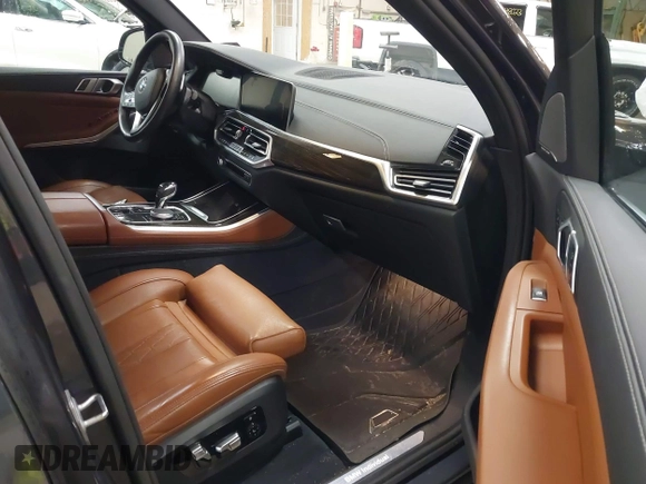 2019 BMW X5 xDrive40i with VIN 5UXCR6C54KLL36067, listed as a IAAI auction lot 41834002 with 54,200 mi miles. Bid and sale history available at carsss.com. Image 5.