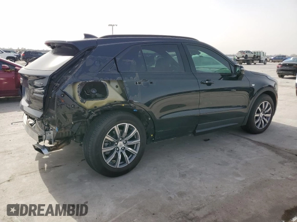 2020 Cadillac XT4 FWD Sport z VIN 1GYFZER49LF079277, wystawiony jako Copart lot #46980405 z przebiegiem 64 140 mil mil oraz Szkoda całkowita • Salvage title. Historia ofert i sprzedaży dostępna na DreamBid. Obrazek 3.