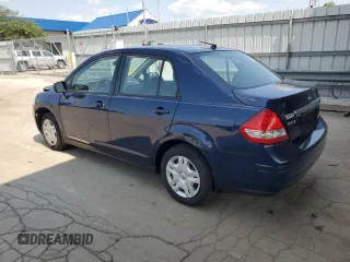 2011 Nissan Versa S z VIN 3N1BC1AP7BL402043, wystawiony jako Copart lot #60228645 z przebiegiem 86 179 mil mil oraz Szkoda całkowita • Salvage title. Historia ofert i sprzedaży dostępna na DreamBid. Obrazek 2.