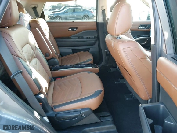 2023 Nissan Pathfinder Platinum with VIN 5N1DR3DK4PC204924, listed as a IAAI auction lot 41366352 with 25918 miles. Bid and sale history available at carsss.com. Image 8.