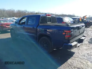 2022 Nissan Frontier SV z VIN 1N6ED1EJ6NN641551, wystawiony jako IAAI lot #41395093 z przebiegiem 61 796 mil mil oraz . Historia ofert i sprzedaży dostępna na DreamBid. Obrazek 3.