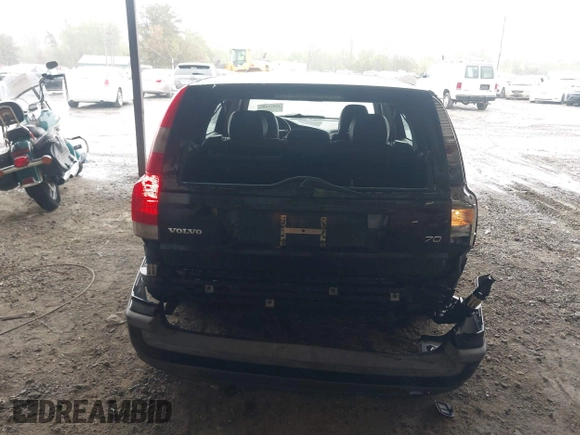2002 Volvo V70 with VIN YV1SW61R821261424, listed as a IAAI auction lot 42014484 with 1 mi miles. Bid and sale history available at carsss.com. Image 17.