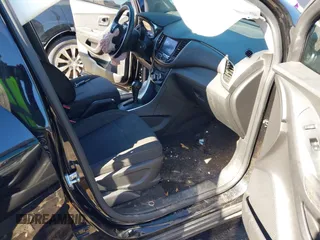 2022 Chevrolet Trax LS with VIN KL7CJNSM8NB508099, listed as a IAAI auction lot 41579260 with 98,975 mi miles. Bid and sale history available at carsss.com. Image 5.