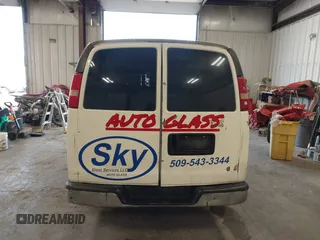 2007 Chevrolet Express Cargo z VIN 1GCFG15X571105039, wystawiony jako IAAI lot #41763534 z przebiegiem 134 696 mil mil oraz . Historia ofert i sprzedaży dostępna na DreamBid. Obrazek 17.