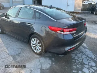 2018 Kia Optima LX with VIN 5XXGT4L32JG250388, listed as a Copart auction lot 54813925 with 236,450 mi miles and Clean Title. Bid and sale history available at carsss.com. Image 3.
