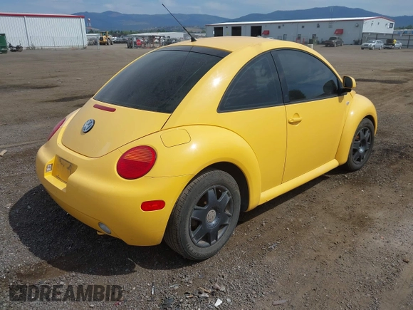 2000 Volkswagen Beetle GLS с VIN 3VWCD21C5YM485408, выставлен на аукционе IAAI как лот 42527097 с пробегом 126 850 миль миль и . История ставок и продаж доступна на DreamBid. Изображение 4.