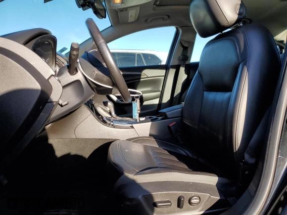 2015 Buick Regal z VIN 2G4GV5EK9F9256400, wystawiony jako Copart lot #48145195 z przebiegiem 108 352 mil mil oraz Szkoda całkowita • Salvage title. Historia ofert i sprzedaży dostępna na DreamBid. Obrazek 7.