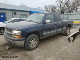 1999 Chevrolet Silverado 1500 LT with VIN 1GCEK19T2XE225083, listed as a Copart auction lot 43785565 with 165,598 mi miles and Salvage Title. Bid and sale history available at carsss.com. Image 1.