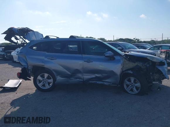 2021 Toyota Highlander L with VIN 5TDZZRAH2MS075954, listed as a IAAI auction lot 41711428 with 145,476 mi miles and . Bid and sale history available at DreamBid. Image 13.