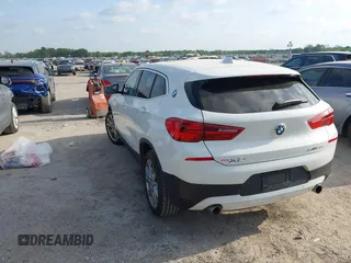 2020 BMW X2 sDrive28i with VIN WBXYH9C07L5P35810, listed as a IAAI auction lot 42043222 with 101,329 mi miles and . Bid and sale history available at DreamBid. Image 3.
