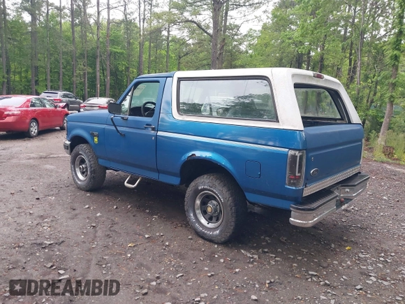 1992 Ford Bronco XL with VIN 1FMEU15N8NLA71453, listed as a IAAI auction lot 42169254 with 141,614 mi miles. Bid and sale history available at carsss.com. Image 3.