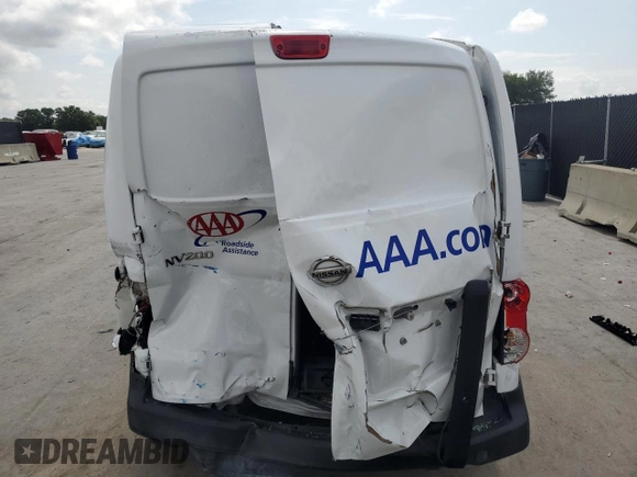 2017 Nissan NV200 S z VIN 3N6CM0KN6HK710399, wystawiony jako Copart lot #58844835 z przebiegiem 169 858 mil mil oraz Szkoda całkowita • Salvage title. Historia ofert i sprzedaży dostępna na DreamBid. Obrazek 6.