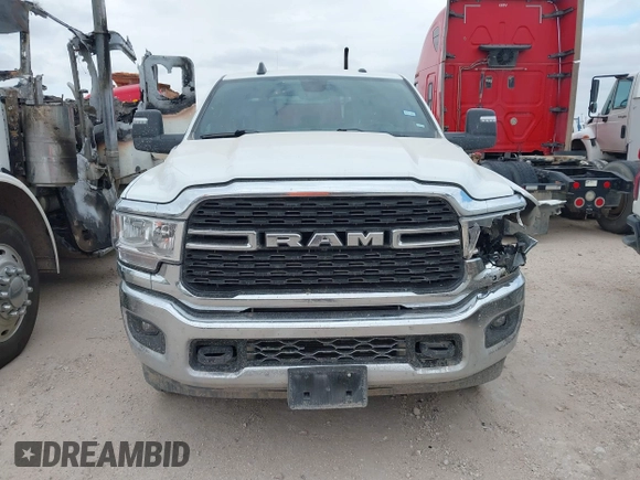 2024 Ram 2500 Big Horn with VIN 3C6UR5DL7RG311210, listed as a IAAI auction lot 42553450 with 43,726 mi miles and . Bid and sale history available at DreamBid. Image 12.