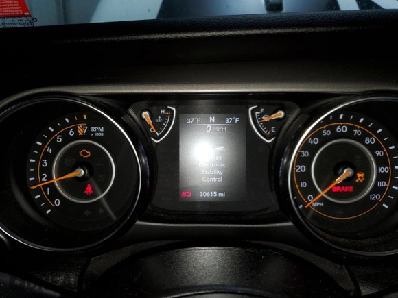 2021 Jeep Wrangler Unlimited Sport with VIN 1C4HJXDG4MW821718, listed as a Copart auction lot 41956755 with 30,615 mi miles and Salvage title. Bid and sale history available at DreamBid. Image 9.