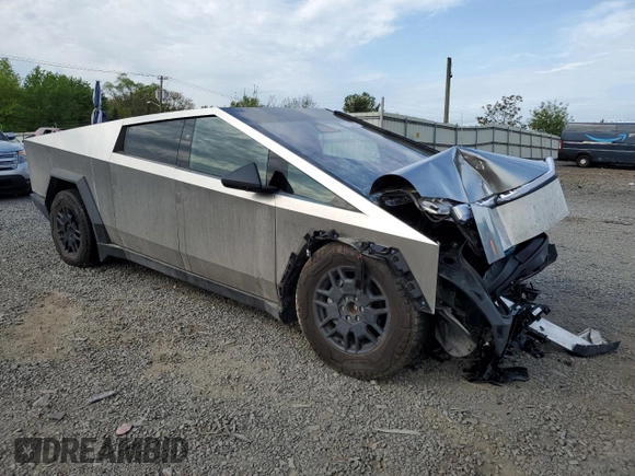 2024 Tesla Cybertruck z VIN 7G2CEHED7RA020473, wystawiony jako Copart lot #55123035 z przebiegiem 4 835 mil mil oraz Szkoda całkowita • Salvage title. Historia ofert i sprzedaży dostępna na DreamBid. Obrazek 4.
