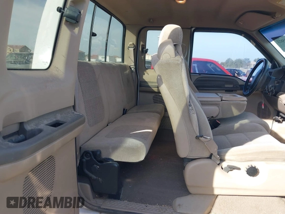 2001 Ford Super Duty F-250 XL with VIN 1FTNX21S61EB04767, listed as a IAAI auction lot 41555822 with 227,951 mi miles. Bid and sale history available at carsss.com. Image 8.