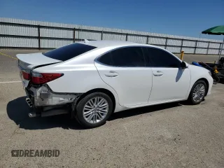 2014 Lexus ES 330 with VIN JTHBK1GG6E2110461, listed as a Copart auction lot 60861345 with 120,681 mi miles and Salvage title. Bid and sale history available at DreamBid. Image 3.
