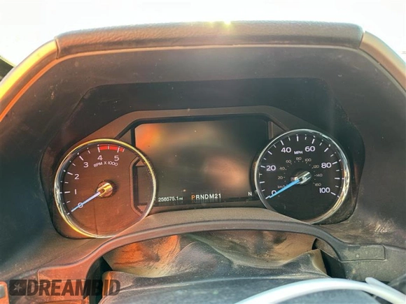 2018 Ford F-250 XL z VIN 1FT7W2BT8JEB87346, wystawiony jako Copart lot #53760595 z przebiegiem 258 575 mil mil oraz Czysty tytuł • Clean title. Historia ofert i sprzedaży dostępna na DreamBid. Obrazek 9.