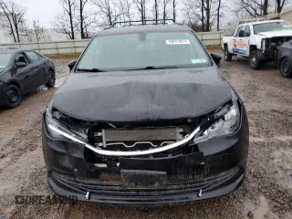 2020 Chrysler Voyager LXi z VIN 2C4RC1DG1LR156747, wystawiony jako Copart lot #80697024 z przebiegiem 118 093 mil mil oraz Nie do naprawy • Non repairable. Historia ofert i sprzedaży dostępna na DreamBid. Obrazek 5.
