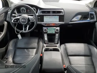 2020 Jaguar I-Pace S z VIN SADHB2S11L1F79827, wystawiony jako Copart lot #67373213 z przebiegiem 8198 mil mil oraz . Historia ofert i sprzedaży dostępna na DreamBid. Obrazek 8.