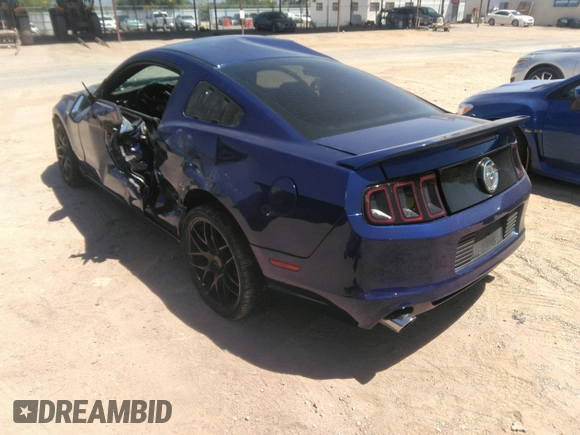 2014 Ford Mustang V6 z VIN 1ZVBP8AM9E5326813, wystawiony jako IAAI lot #31219468 z przebiegiem Nie podano mil oraz . Historia ofert i sprzedaży dostępna na DreamBid. Obrazek 3.