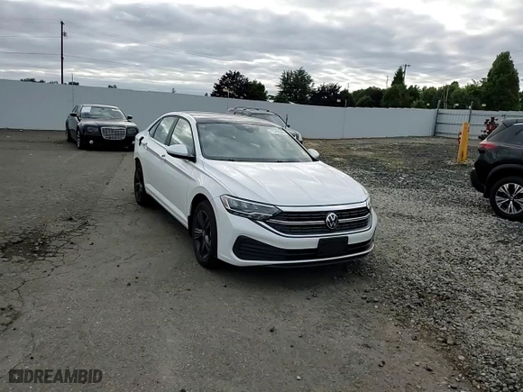 2024 Volkswagen Jetta SE with VIN 3VW7M7BU7RM016411, listed as a Copart auction lot 71318544 with 2,023 mi miles and Salvage Title. Bid and sale history available at carsss.com. Image 10.
