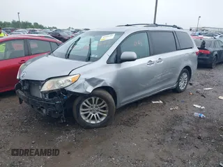 2015 Toyota Sienna XLE с VIN 5TDYK3DC3FS579087, выставлен на аукционе IAAI как лот 42456365 с пробегом 127 350 миль миль и . История ставок и продаж доступна на DreamBid. Изображение 17.