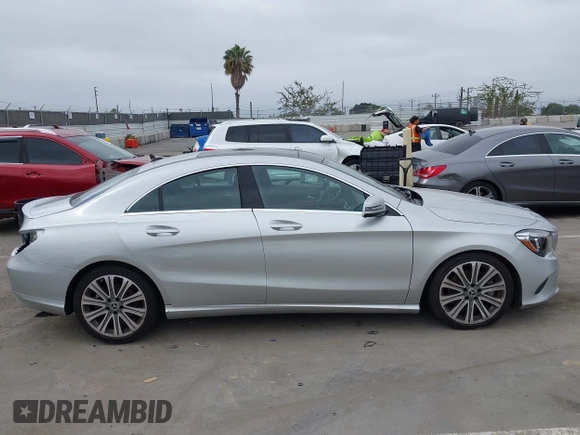 2018 Mercedes-Benz CLA 250 z VIN WDDSJ4EBXJN593951, wystawiony jako IAAI lot #42465181 z przebiegiem 76 114 mil mil oraz . Historia ofert i sprzedaży dostępna na DreamBid. Obrazek 13.