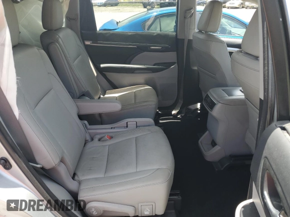 2017 Toyota Highlander XLE with VIN 5TDKZRFH9HS517726, listed as a Copart auction lot 62833065 with 22,762 mi miles and Salvage title. Bid and sale history available at DreamBid. Image 11.
