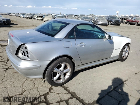 2004 Mercedes-Benz SLK-Class with VIN WDBKK65F14F307519, listed as a Copart auction lot 72282434 with 0 mi miles and Clean Title. Bid and sale history available at carsss.com. Image 3.