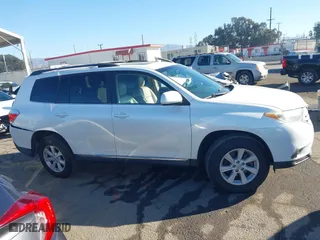 2013 Toyota Highlander with VIN 5TDZK3EH4DS110912, listed as a IAAI auction lot 41369190 with 183,753 mi miles. Bid and sale history available at carsss.com. Image 13.