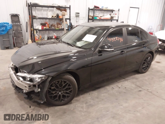 2018 BMW 3 Series 320i xDrive with VIN WBA8E5G5XJNU46855, listed as a IAAI auction lot 41526290 with 68,720 mi miles. Bid and sale history available at carsss.com. Image 20.