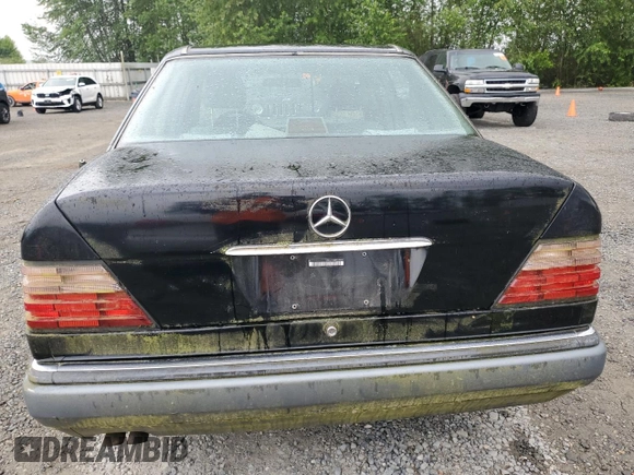 1994 Mercedes-Benz 400 E z VIN WDBEA34E8RC051086, wystawiony jako Copart lot #57184065 z przebiegiem 123 536 mil mil oraz Tytuł czysty. Historia ofert i sprzedaży dostępna na DreamBid. Obrazek 6.