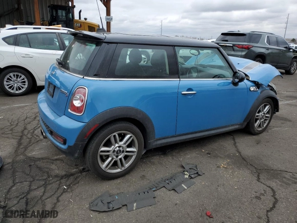 2013 MINI Cooper Hardtop S with VIN WMWSV3C57DT394245, listed as a Copart auction lot 47543305 with 49,670 mi miles and Salvage Title. Bid and sale history available at carsss.com. Image 3.