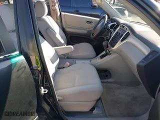 2005 Toyota Highlander with VIN JTEGP21A250083043, listed as a IAAI auction lot 41635028 with 125,277 mi miles. Bid and sale history available at carsss.com. Image 5.