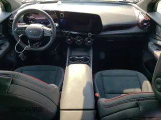 2024 Chevrolet Blazer EV eAWD RS z VIN 3GNKDCRJ2RS185532, wystawiony jako Copart lot #65431054 z przebiegiem 3653 mil mil oraz Szkody całkowita. Historia ofert i sprzedaży dostępna na DreamBid. Obrazek 8.