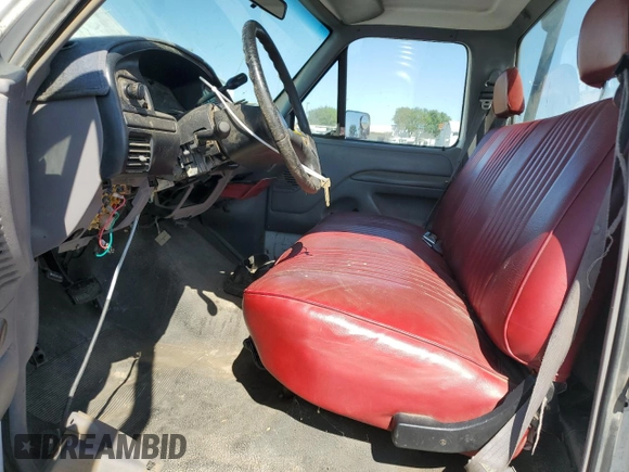 1996 Ford F-250 with VIN 2FTHF25HXTCA32365, listed as a Copart auction lot 55565135 with 373,610 mi miles and Clean Title. Bid and sale history available at carsss.com. Image 7.