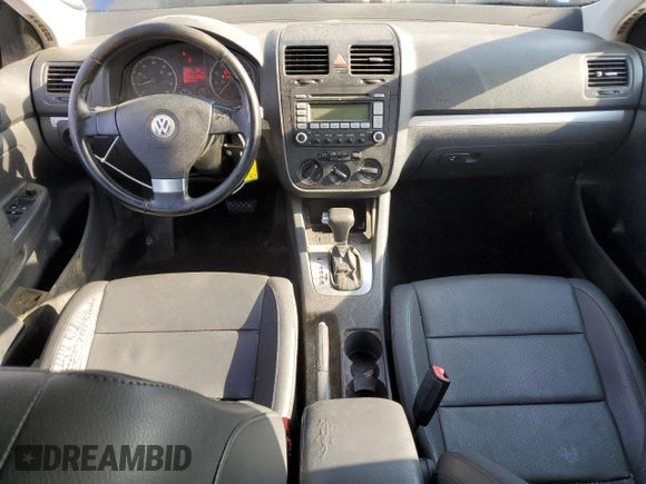 2008 Volkswagen Jetta SE z VIN 3VWRM71K58M030606, wystawiony jako Copart lot #56830665 z przebiegiem 192 611 mil mil oraz Szkoda całkowita • Salvage title. Historia ofert i sprzedaży dostępna na DreamBid. Obrazek 8.
