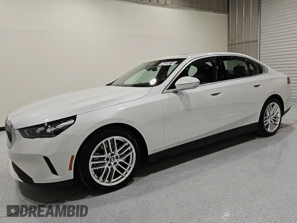 2024 BMW 5 Series 530i with VIN WBA43FJ00RCR68294, listed as a Copart auction lot 54630015 with 27,879 mi miles and Clean Title. Bid and sale history available at carsss.com. Image 1.