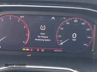2020 Volkswagen Jetta GLI S z VIN 3VW6T7BU9LM011281, wystawiony jako IAAI lot #41576884 z przebiegiem 66 252 mil mil oraz . Historia ofert i sprzedaży dostępna na DreamBid. Obrazek 16.