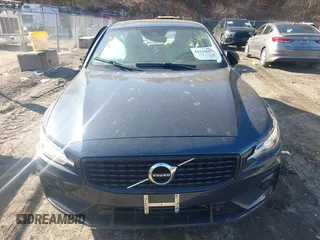 2022 Volvo S60 Momentum with VIN 7JRL12FZ4NG162452, listed as a IAAI auction lot 41136617 with 52,535 mi miles. Bid and sale history available at carsss.com. Image 11.