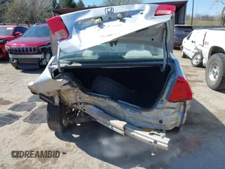 2002 Honda Civic LX with VIN 1HGES15562L039463, listed as a IAAI auction lot 41851232 with 173,411 mi miles. Bid and sale history available at carsss.com. Image 16.
