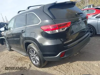 2017 Toyota Highlander XLE with VIN 5TDJZRFH6HS468478, listed as a IAAI auction lot 40711342 with 197,481 mi miles and . Bid and sale history available at DreamBid. Image 3.